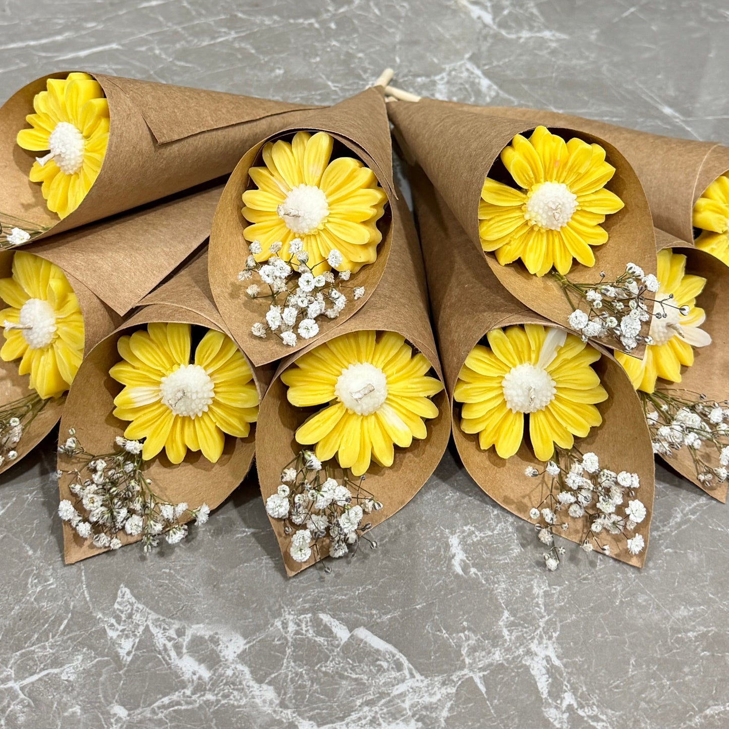 Daisy Bouquet Candle